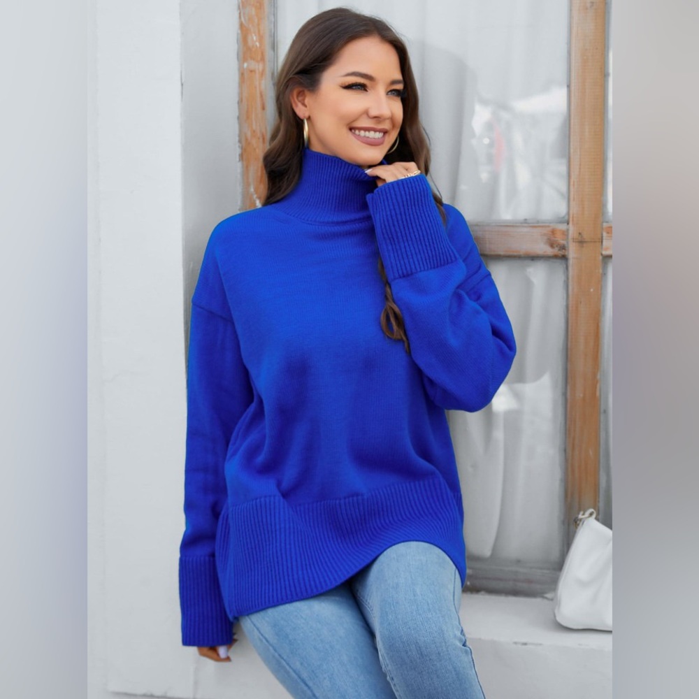 VINTAGE | Bright Blue Plush Knit Turtleneck